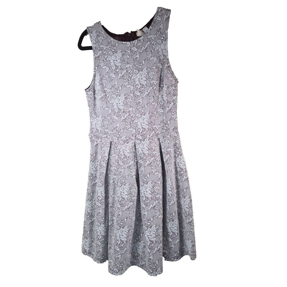 FRANCESCA'S Burgundy Textured Floral Dress Jr Med Eyelet Flare Sleeveless Skater